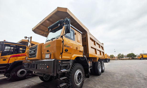 Карьерный самосвал LOVOL WT130 гп 90 тонн - Карьерный самосвал: фото 1 Карьерный самосвал LOVOL WT130 гп 90 тонн - Карьерный самосвал: фото 1