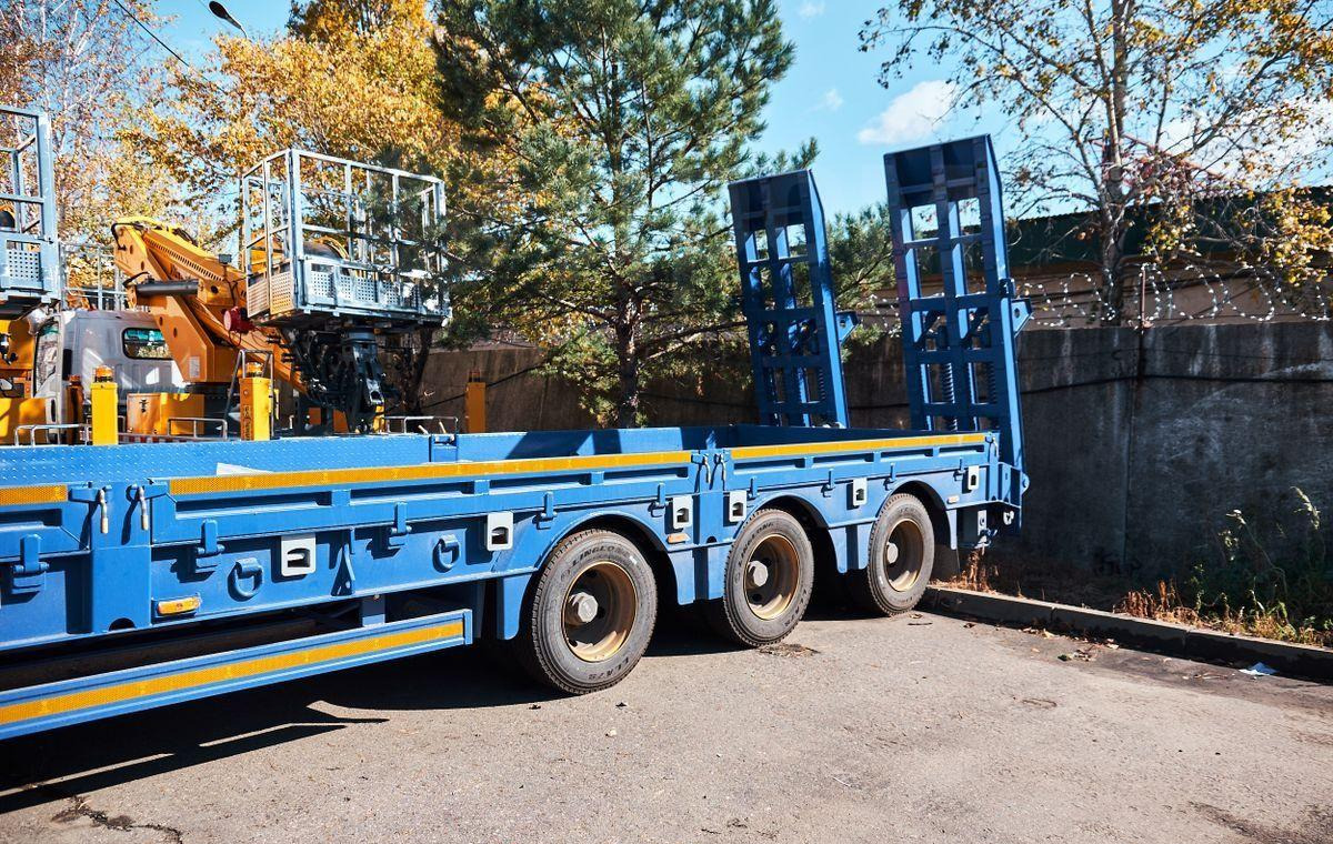 Luxuda LZC9301TDP - Низкорамный полуприцеп: фото 3 Luxuda LZC9301TDP - Низкорамный полуприцеп: фото 3