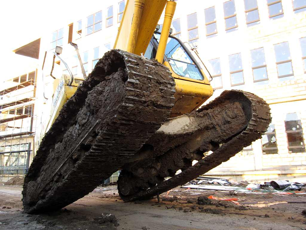 Гусеничный экскаватор KOMATSU PC200: фото 10