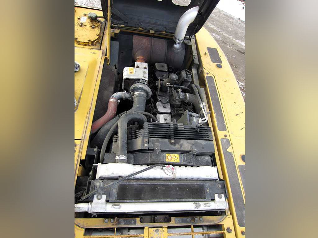 KOMATSU PC200 - Гусеничный экскаватор: фото 1 KOMATSU PC200 - Гусеничный экскаватор: фото 1