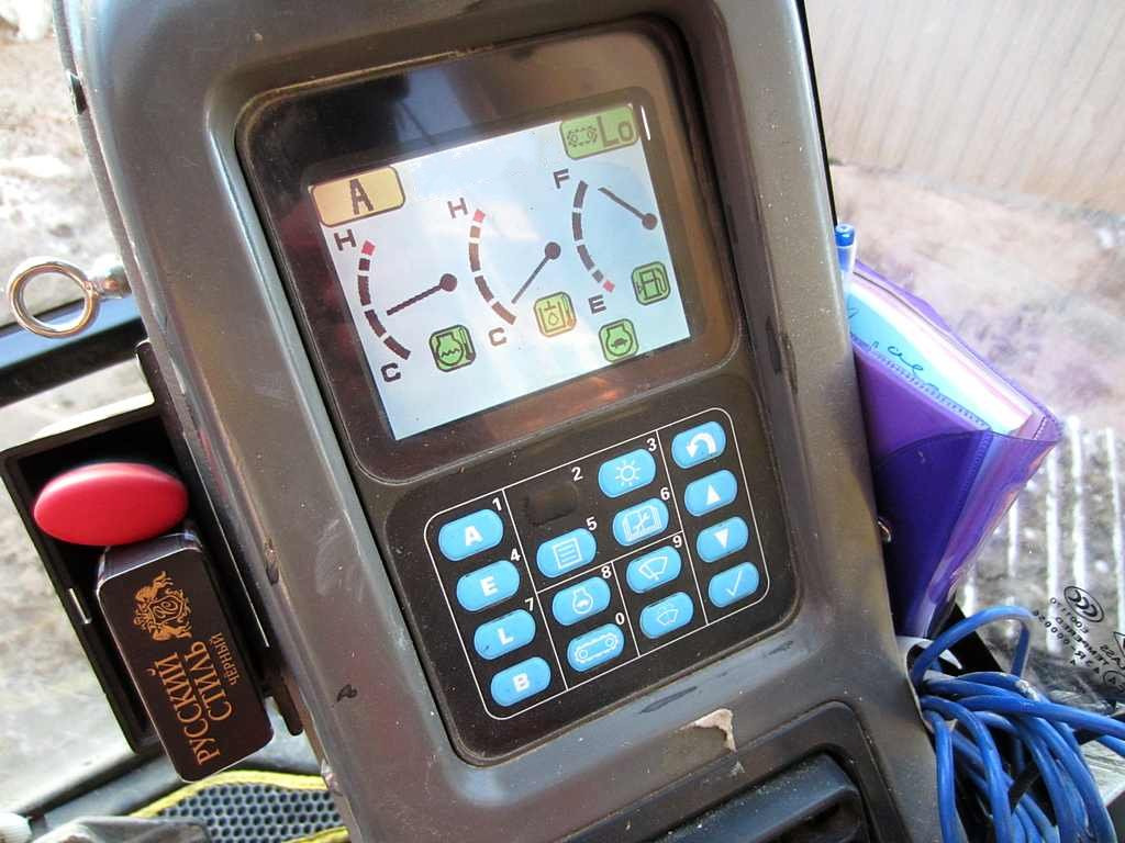 Гусеничный экскаватор KOMATSU PC200: фото 7