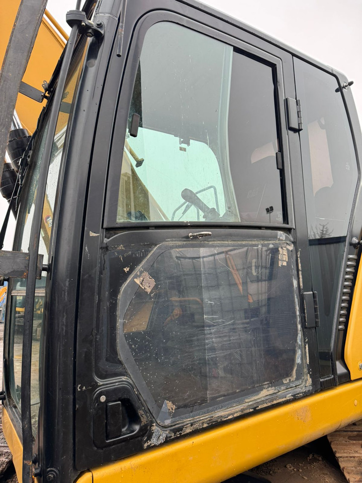 CATERPILLAR 320 - Гусеничный экскаватор: фото 3 CATERPILLAR 320 - Гусеничный экскаватор: фото 3