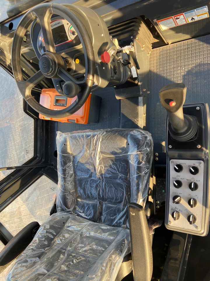 Новый Дорожный каток LiuGong CLG6210E: фото 7 Новый Дорожный каток LiuGong CLG6210E: фото 7