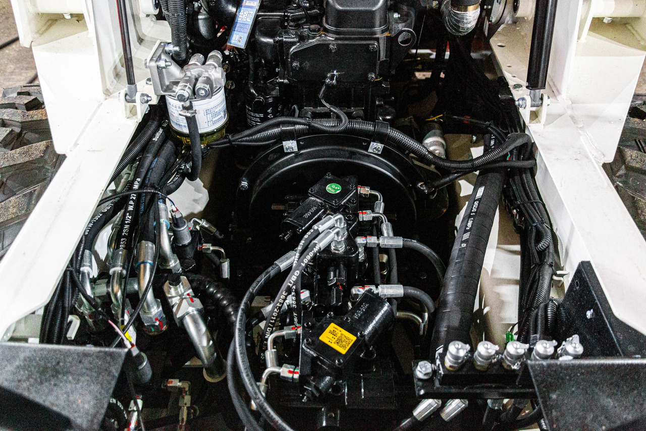 Lonking CDM307 - Мини-погрузчик с бортовым поворотом: фото 4 Lonking CDM307 - Мини-погрузчик с бортовым поворотом: фото 4