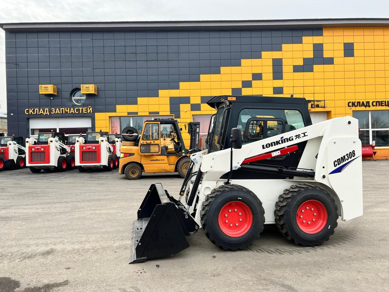 Lonking CDM308 - Мини-погрузчик с бортовым поворотом: фото 2 Lonking CDM308 - Мини-погрузчик с бортовым поворотом: фото 2