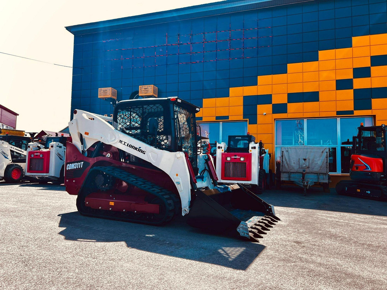 Lonking CDM311T - Гусеничный мини-погрузчик: фото 2 Lonking CDM311T - Гусеничный мини-погрузчик: фото 2