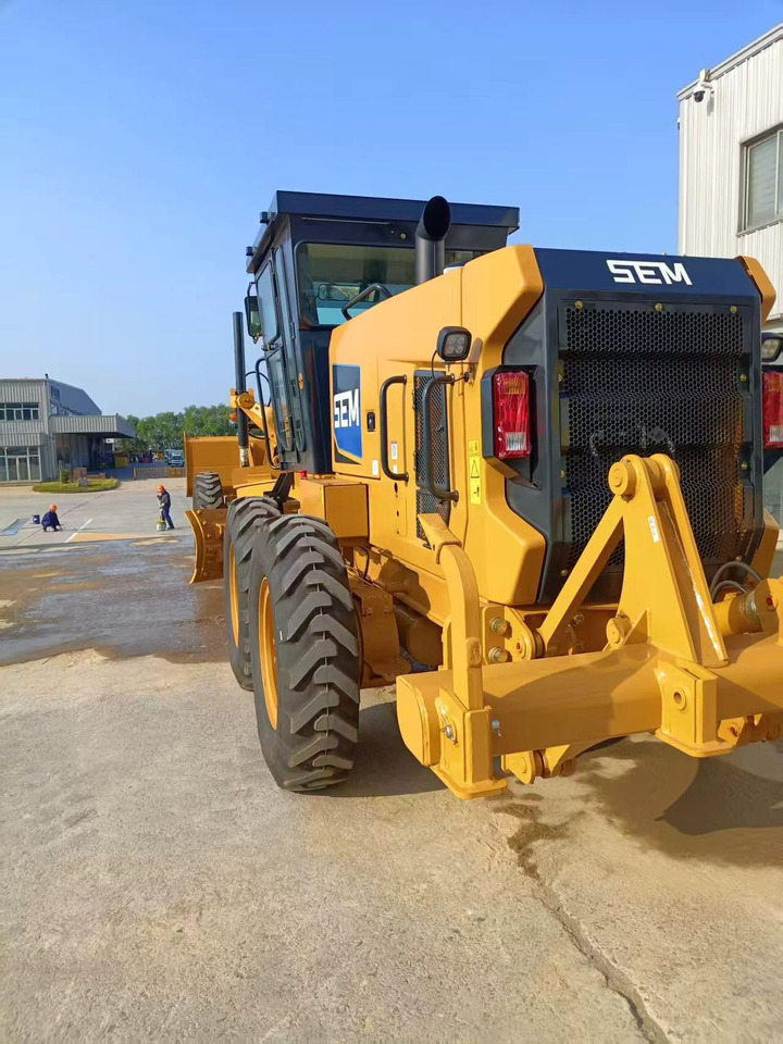 SEM 917F - Грейдер: фото 4 SEM 917F - Грейдер: фото 4