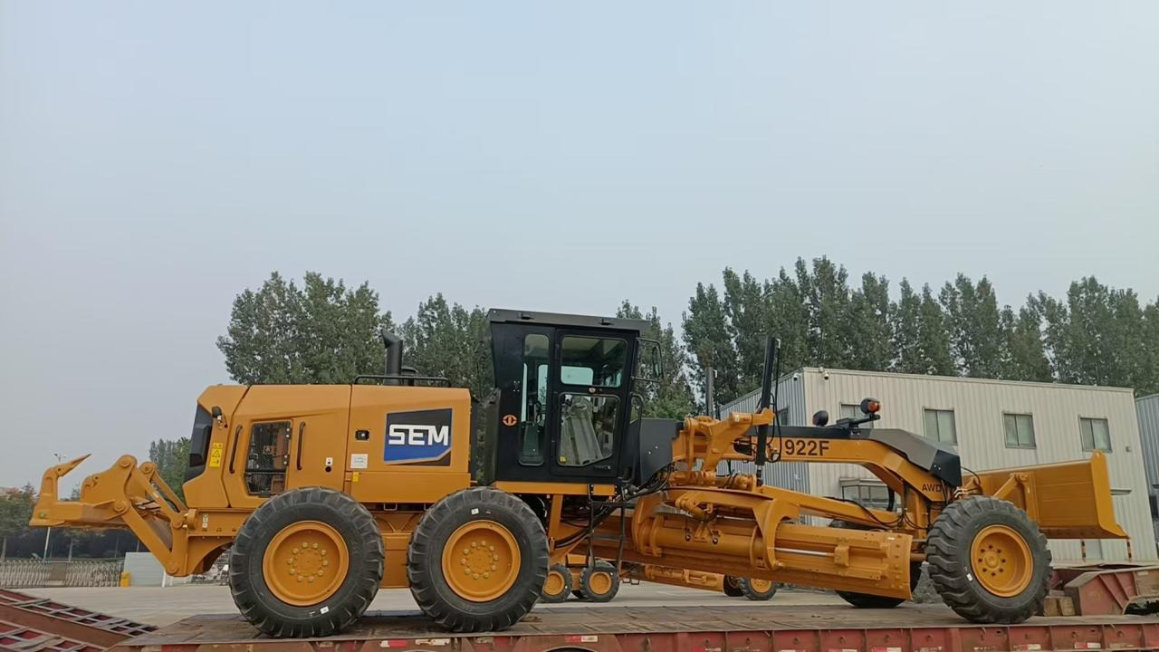 SEM 922F AWD - Грейдер: фото 2 SEM 922F AWD - Грейдер: фото 2