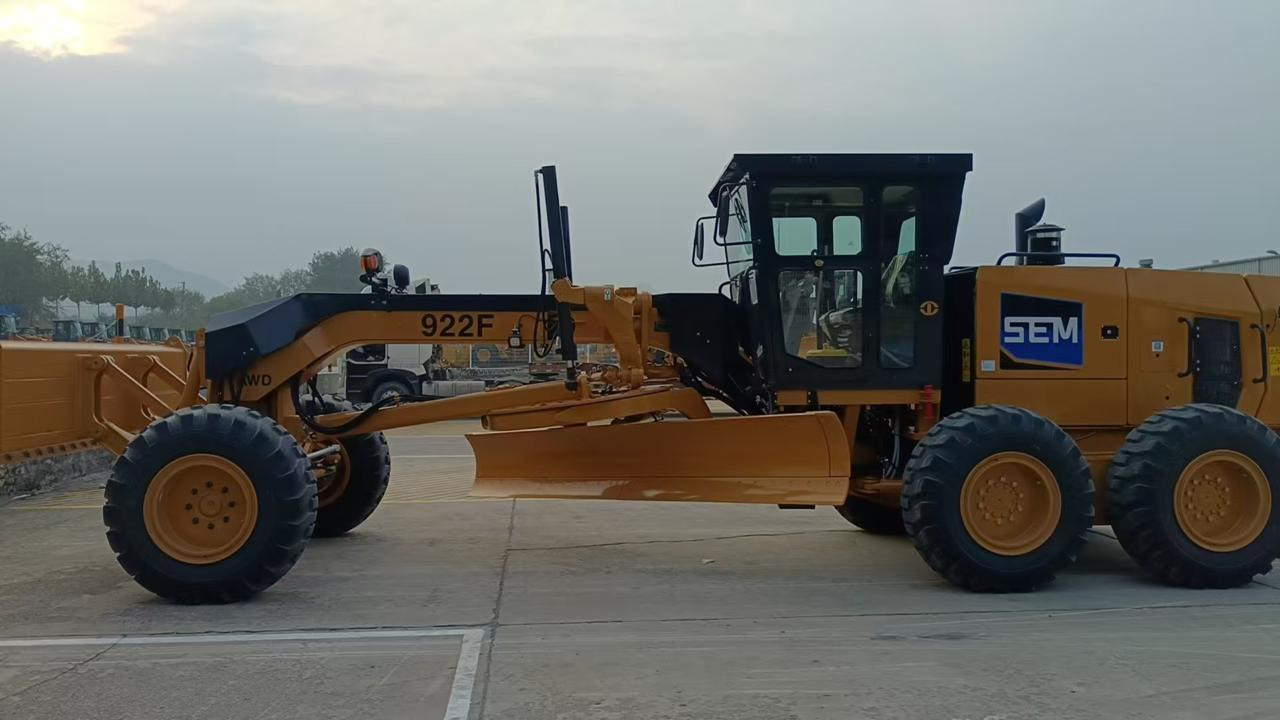 SEM 922F AWD - Грейдер: фото 4 SEM 922F AWD - Грейдер: фото 4