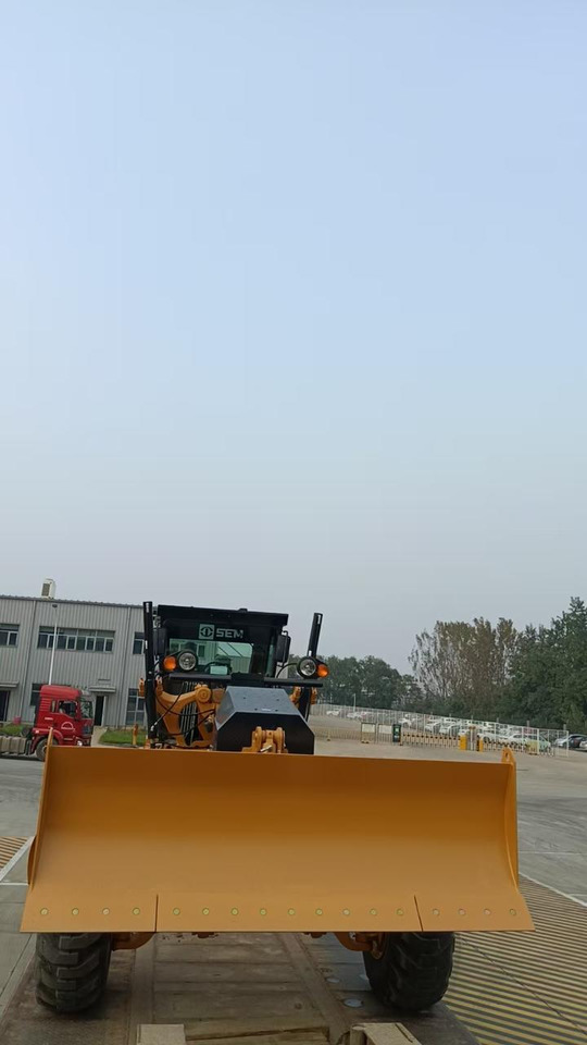 SEM 922F AWD - Грейдер: фото 3 SEM 922F AWD - Грейдер: фото 3