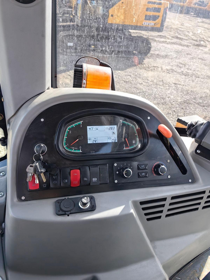 Новый Экскаватор-погрузчик Bull 4SX: фото 8 Новый Экскаватор-погрузчик Bull 4SX: фото 8