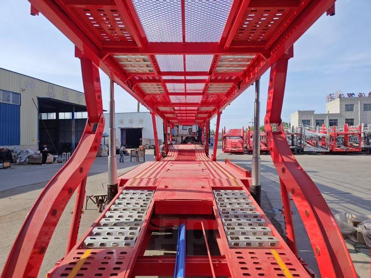 Luxuda LZC6506BG - Полуприцеп-контейнеровоз/ Сменный кузов: фото 4 Luxuda LZC6506BG - Полуприцеп-контейнеровоз/ Сменный кузов: фото 4