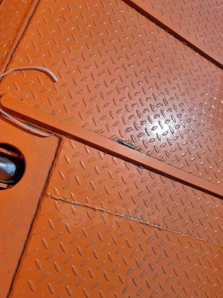 Luxuda LZC9301TDP - Низкорамный полуприцеп: фото 4 Luxuda LZC9301TDP - Низкорамный полуприцеп: фото 4