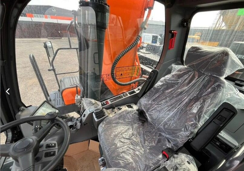 Новый Колёсный экскаватор Develon DX190WA: фото 6