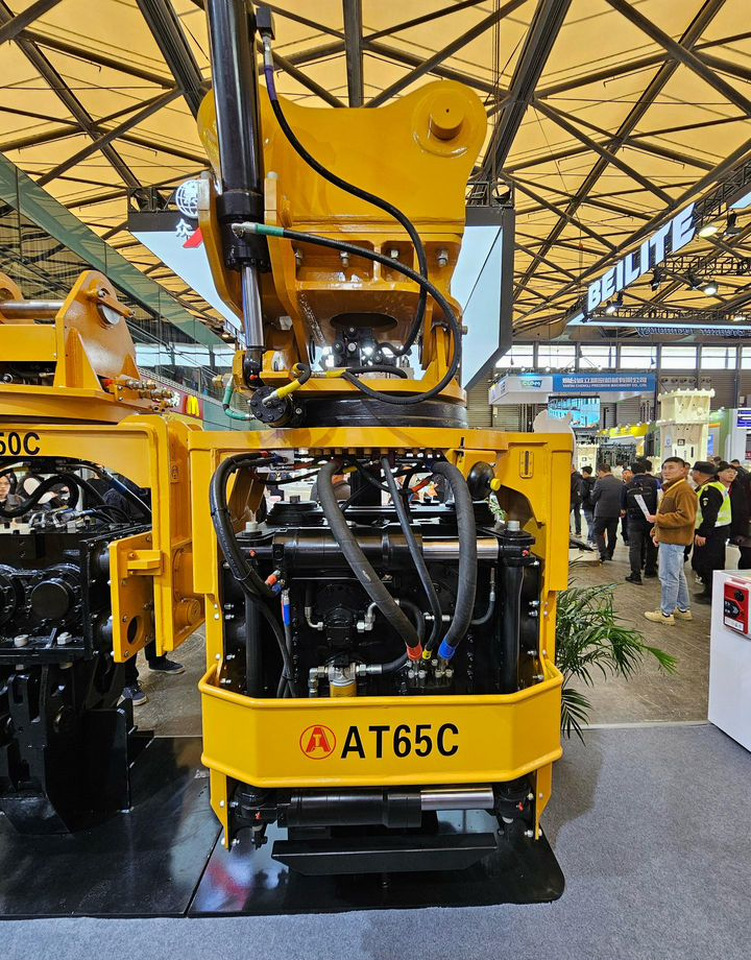 Вибропогружатель anteng AT 65C - Навесное оборудование для Строительной техники: фото 2 Вибропогружатель anteng AT 65C - Навесное оборудование для Строительной техники: фото 2