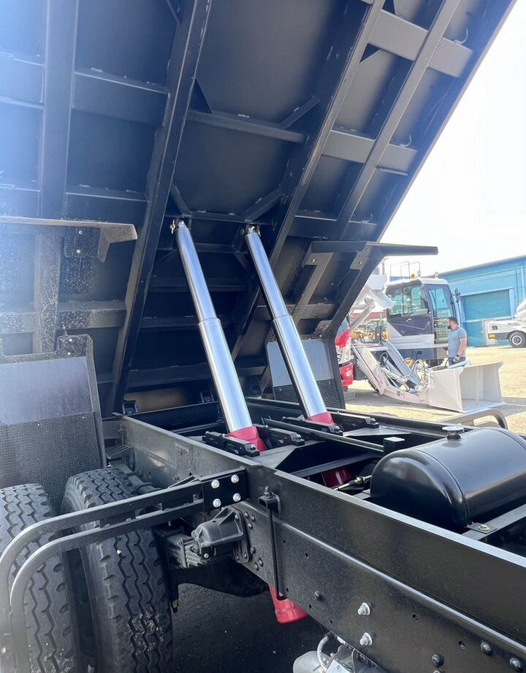 Новый Самосвал Hyundai Mighty EX9: фото 15 Новый Самосвал Hyundai Mighty EX9: фото 15