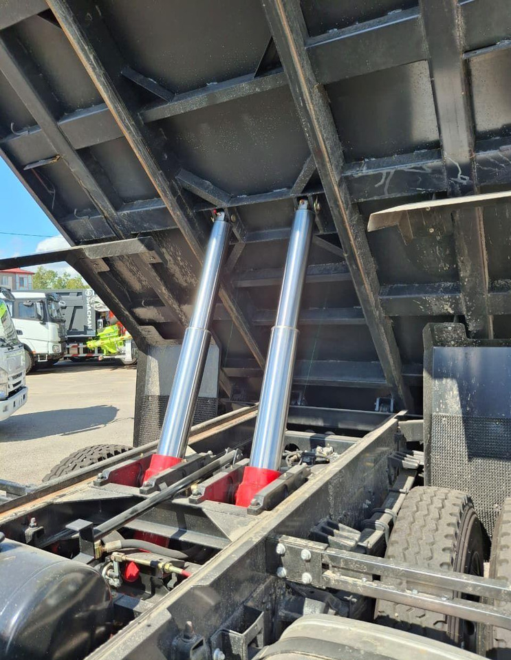 Новый Самосвал Hyundai Xcient: фото 12