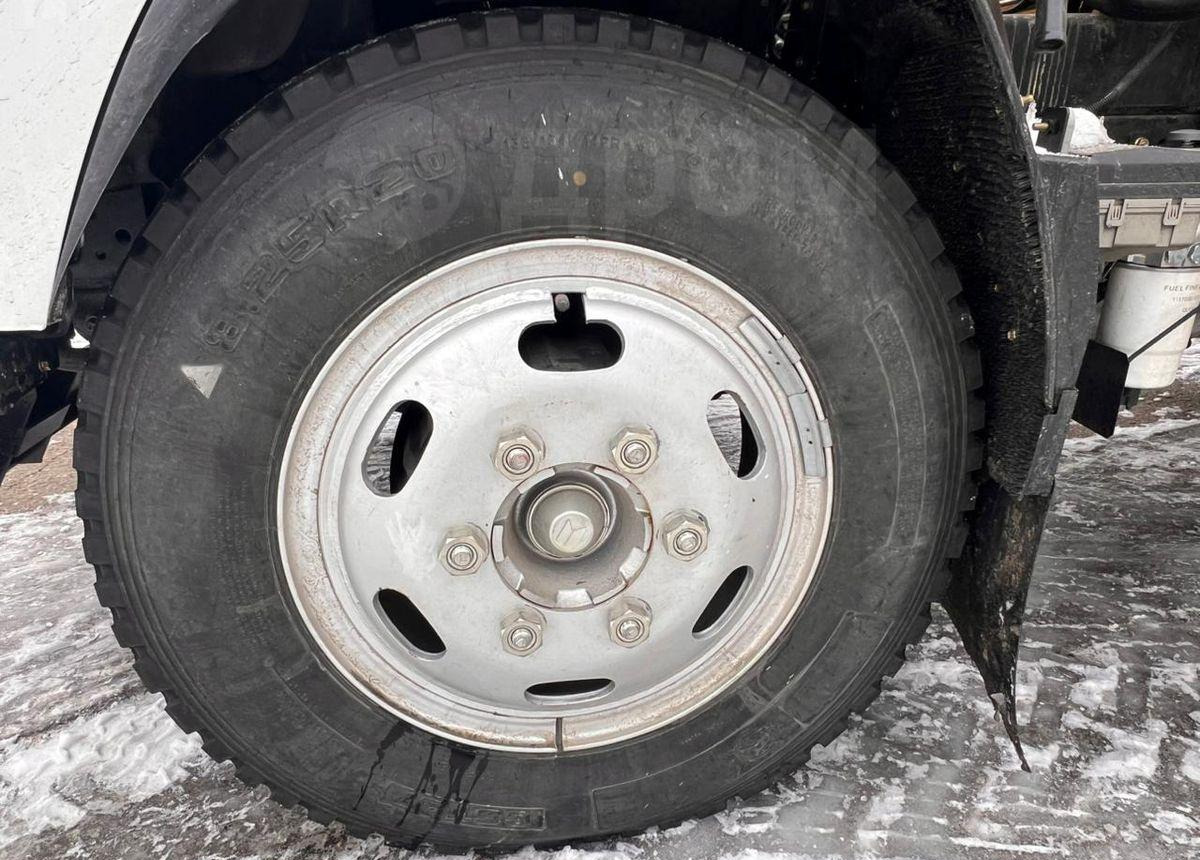 Новый Грузовик бортовой/ Платформа, Автоманипулятор Isuzu 100P: фото 16