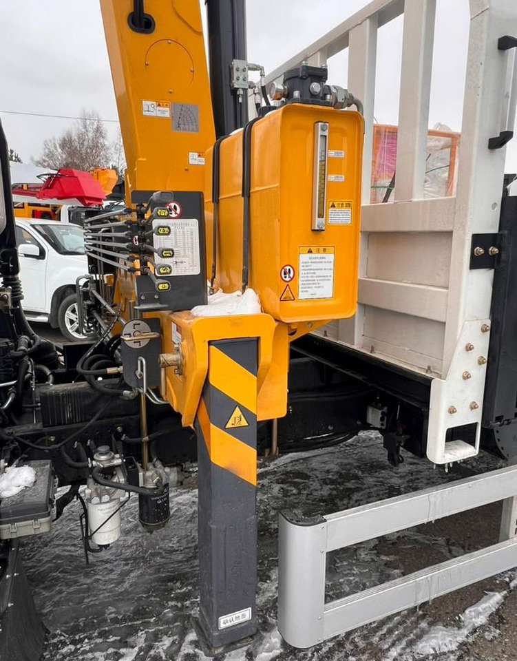 Новый Грузовик бортовой/ Платформа, Автоманипулятор Isuzu Elf (N-series): фото 12