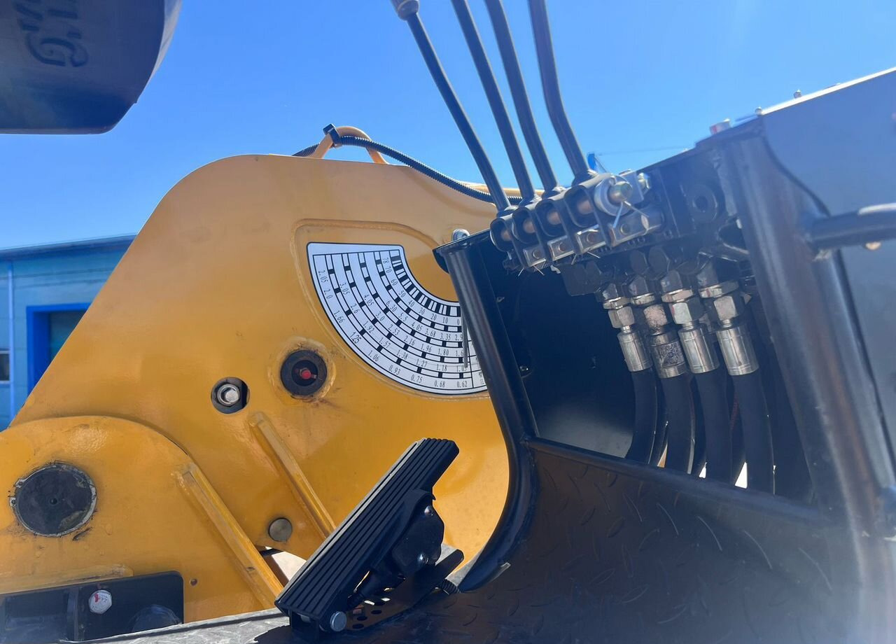 Новый Грузовик бортовой/ Платформа, Автоманипулятор Isuzu Elf (N-series): фото 10