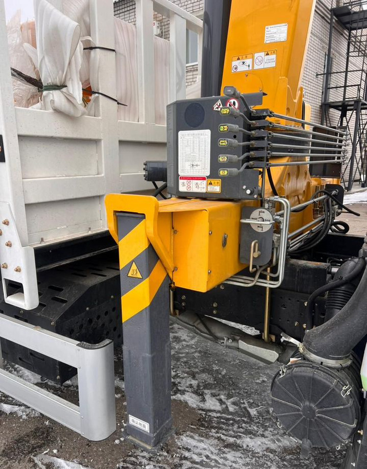 Новый Грузовик бортовой/ Платформа, Автоманипулятор Isuzu Elf (N-series): фото 7