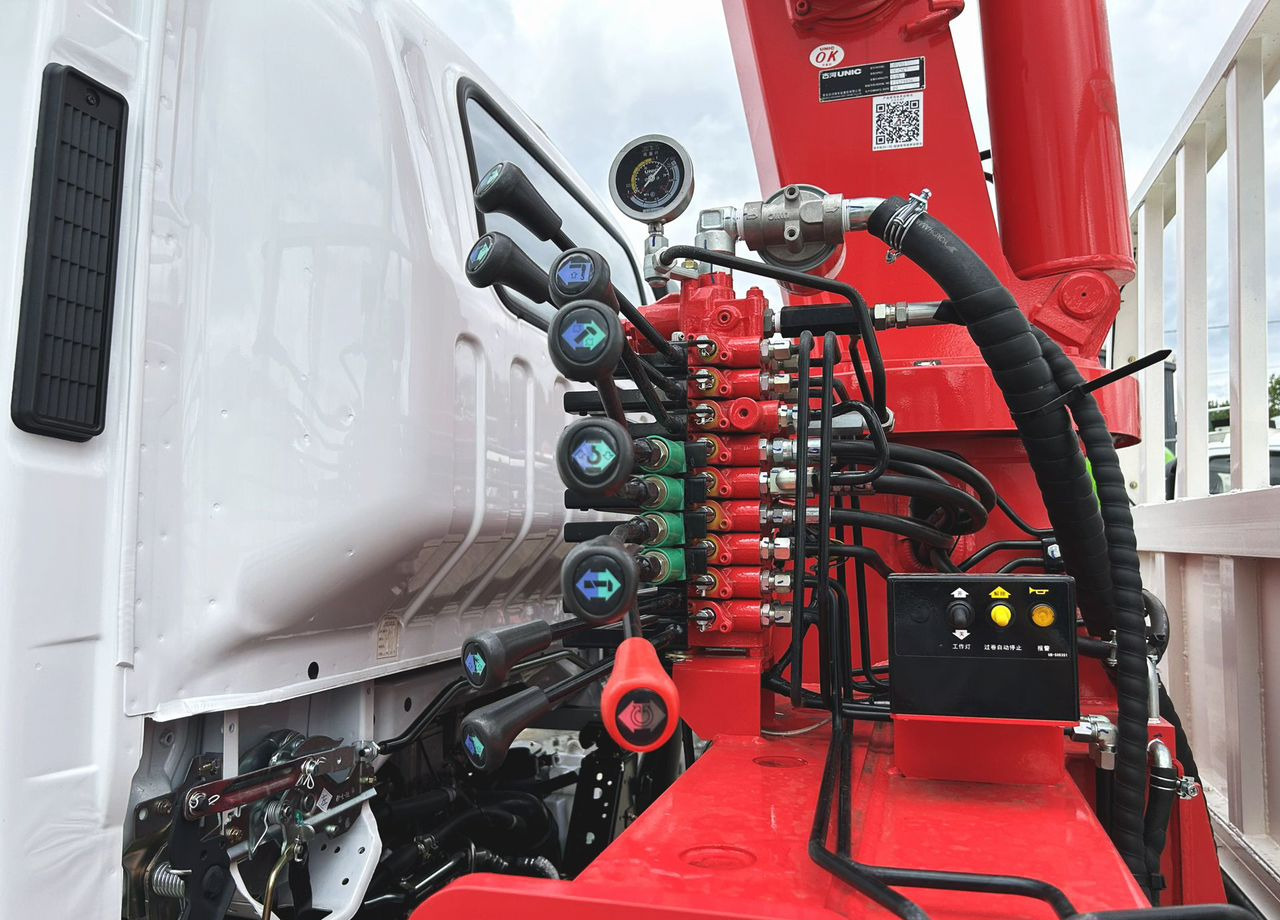 Новый Грузовик бортовой/ Платформа, Автоманипулятор Isuzu Elf (N-series): фото 10