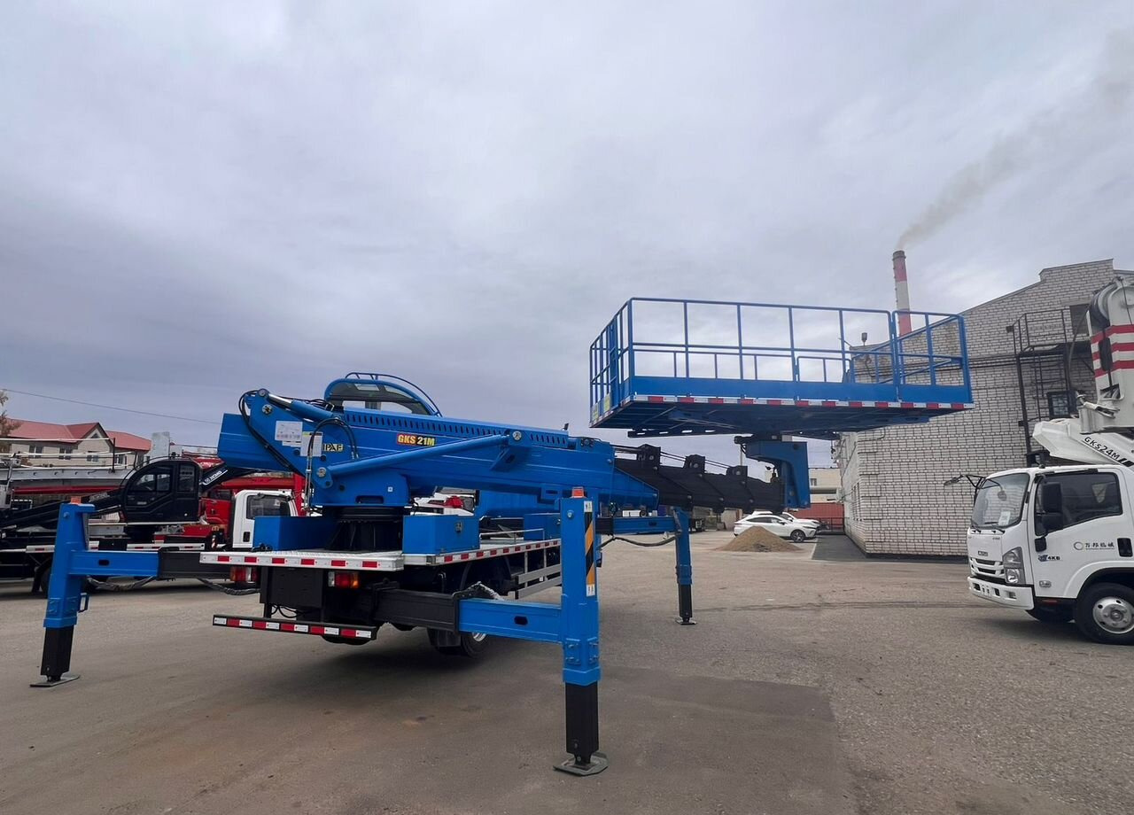 Новый Грузовик с подъемником Isuzu Elf: фото 17