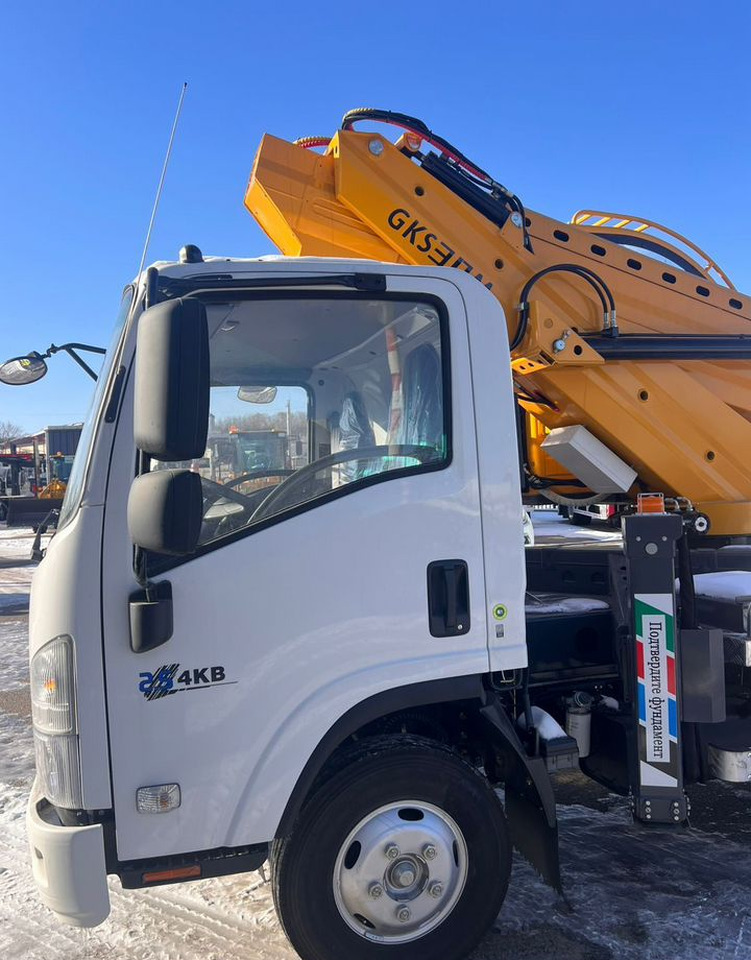 Новый Грузовик с подъемником Isuzu Elf: фото 7