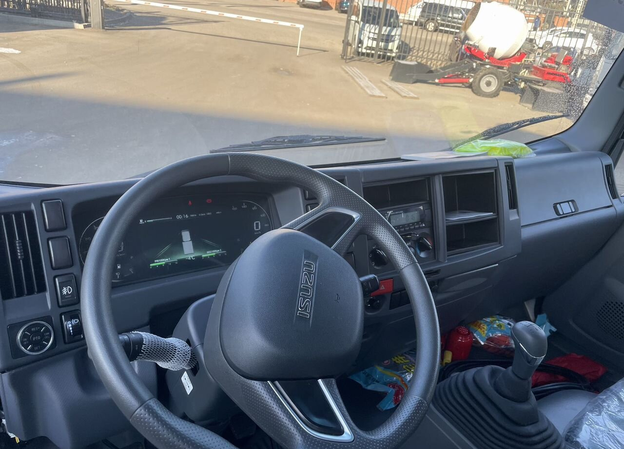 Новый Грузовик с подъемником Isuzu Elf: фото 9 Новый Грузовик с подъемником Isuzu Elf: фото 9