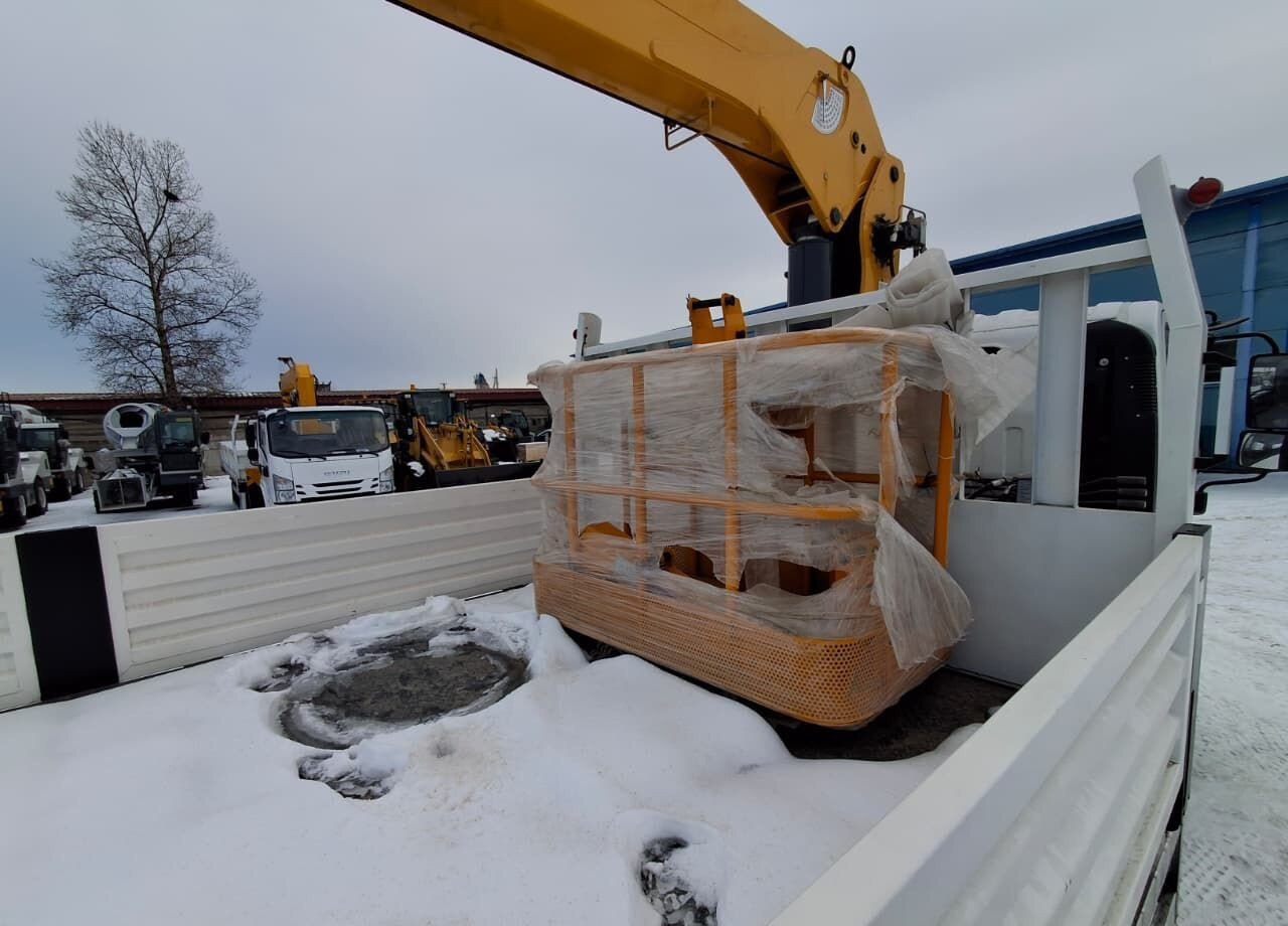 Isuzu Elf - Грузовик бортовой/ Платформа, Автоманипулятор: фото 5 Isuzu Elf - Грузовик бортовой/ Платформа, Автоманипулятор: фото 5