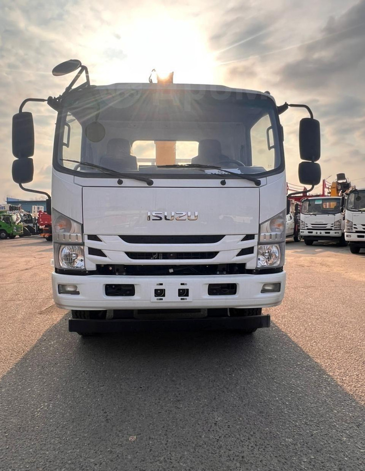 Isuzu Elf - Бортовой грузовик/ Платформа, Автоманипулятор: фото 4 Isuzu Elf - Бортовой грузовик/ Платформа, Автоманипулятор: фото 4
