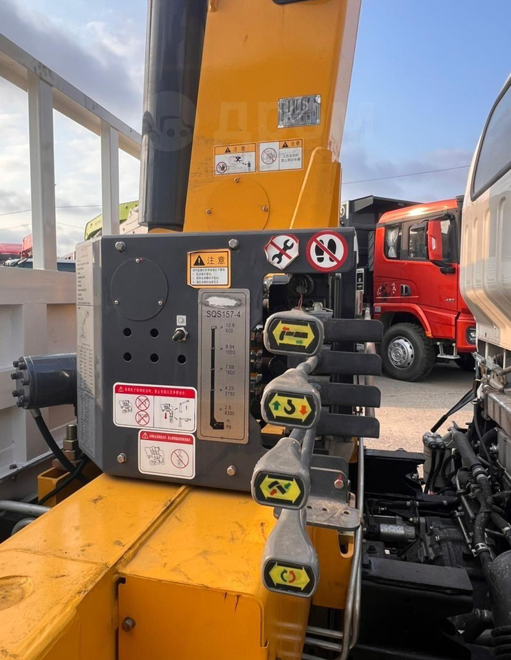 Новый Грузовик бортовой/ Платформа, Автоманипулятор Isuzu Elf: фото 11