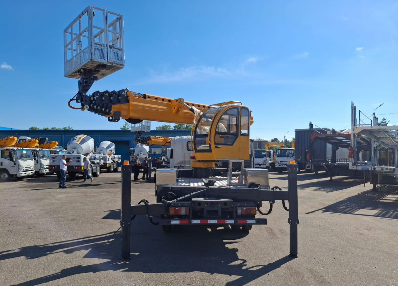 Новый Грузовик с подъемником Isuzu Elf: фото 6