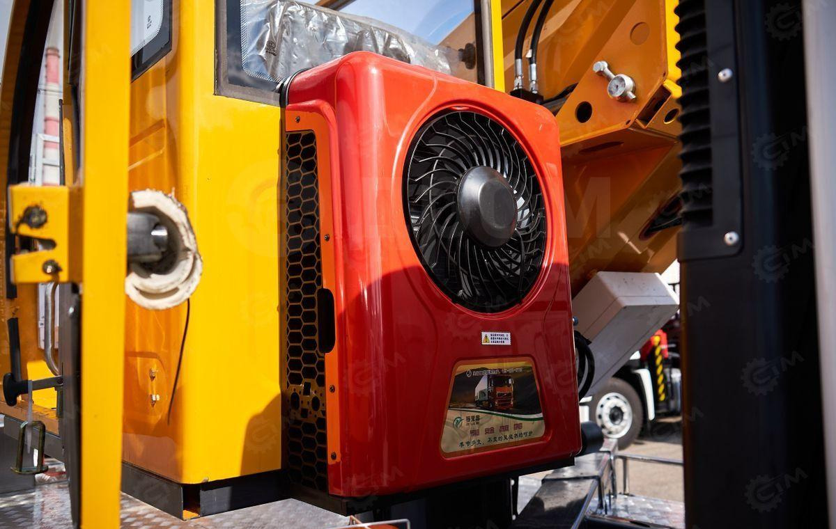 Новый Грузовик с подъемником Isuzu Elf: фото 7