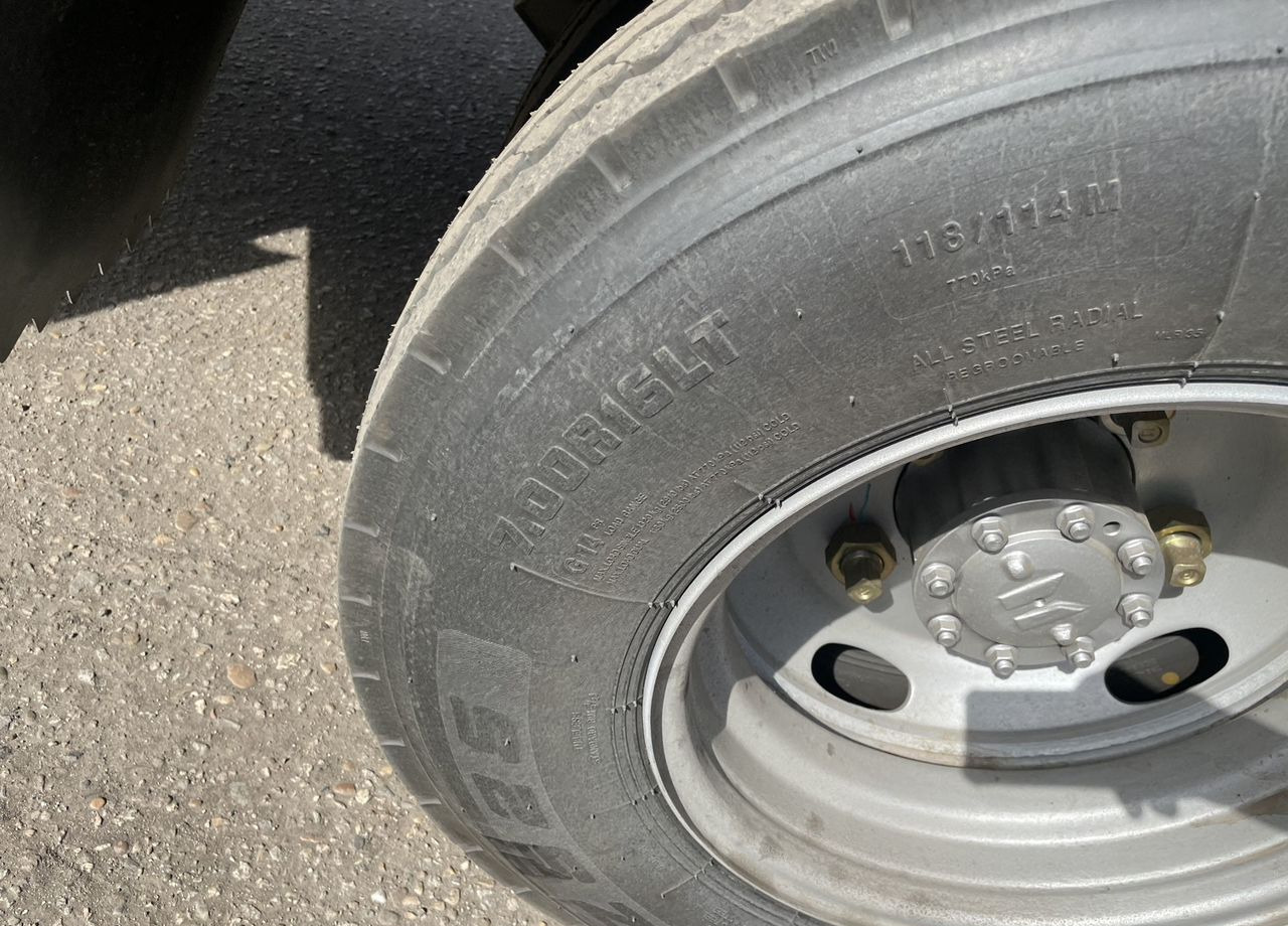 Новый Грузовик с подъемником Isuzu Elf: фото 16