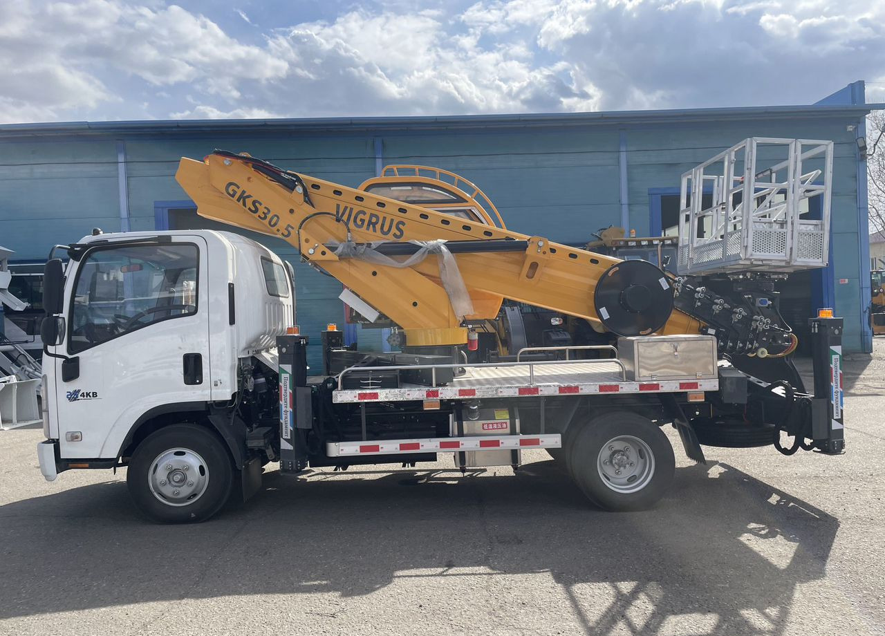 Новый Грузовик с подъемником Isuzu Elf: фото 12