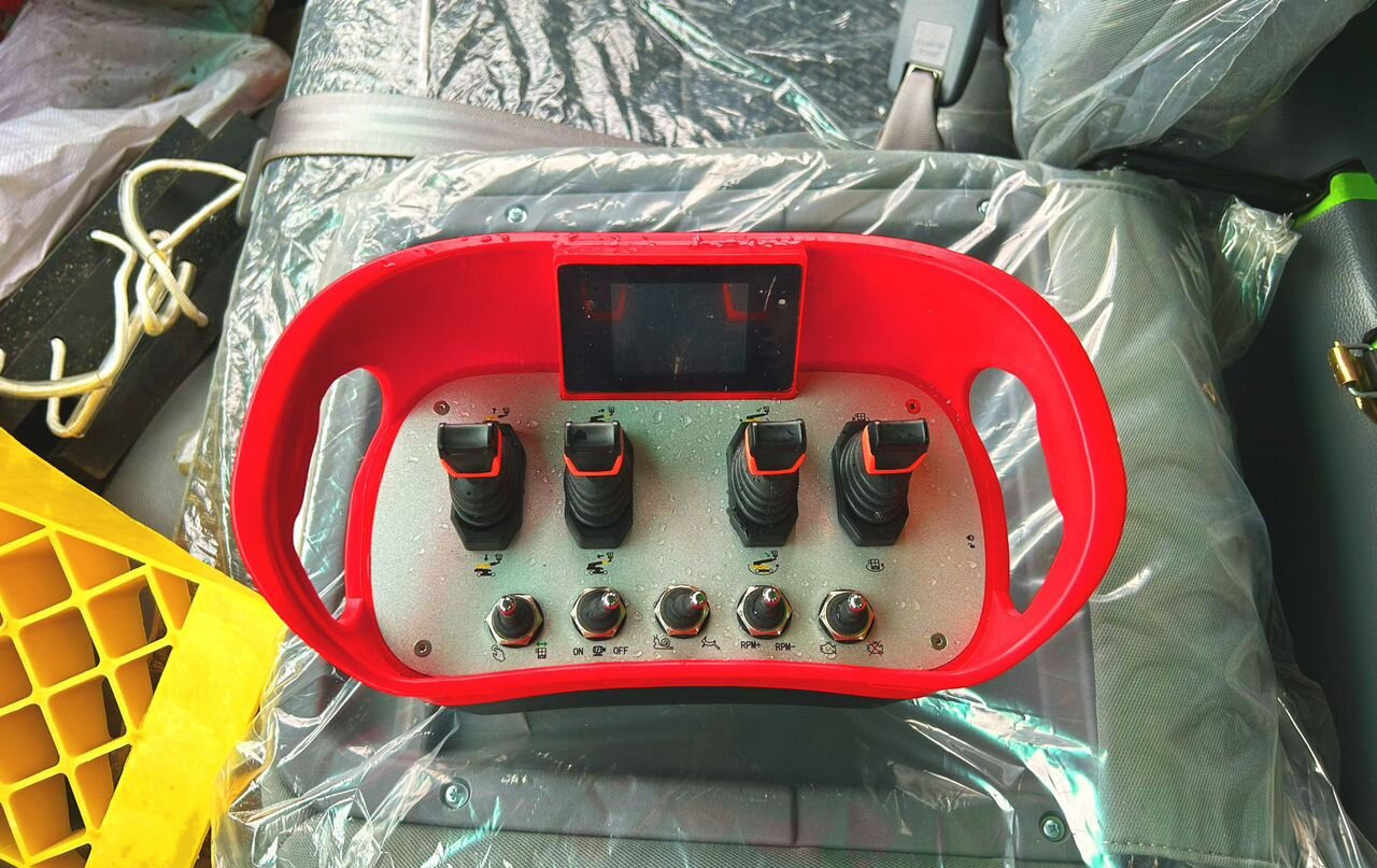 Новый Грузовик с подъемником Isuzu Elf: фото 10