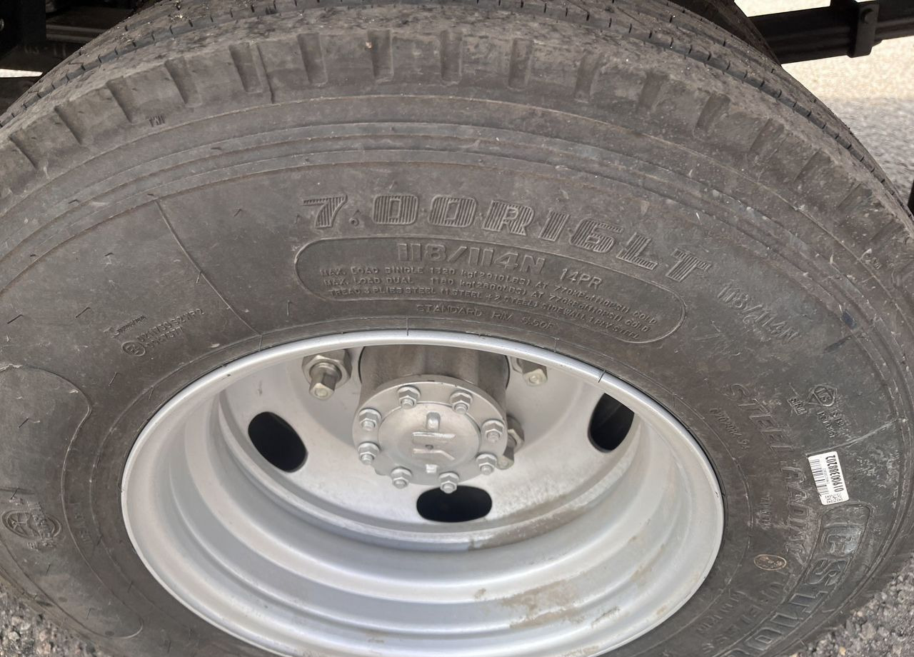 Новый Грузовик с подъемником Isuzu Elf: фото 11