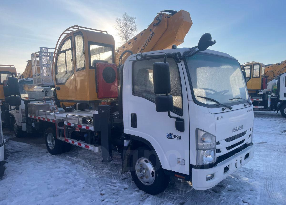 Isuzu Elf - Грузовик с подъемником: фото 3 Isuzu Elf - Грузовик с подъемником: фото 3