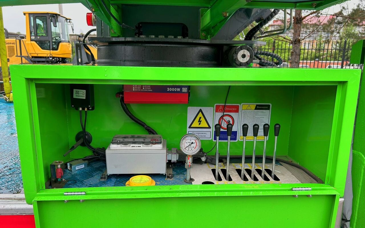 Новый Грузовик с подъемником Isuzu Elf: фото 9