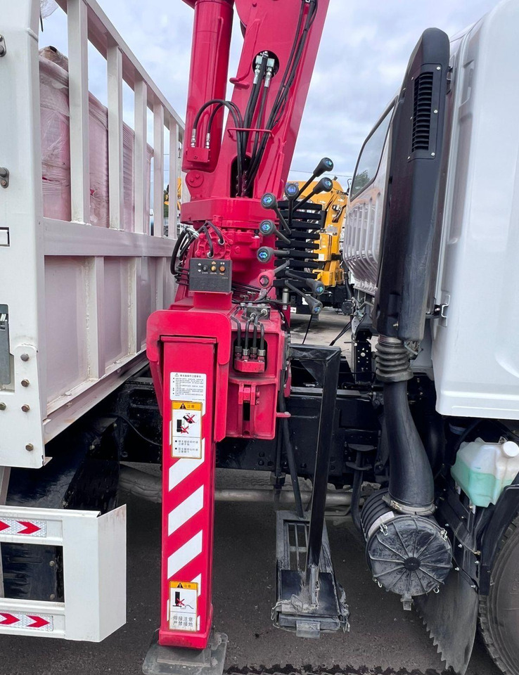 Новый Грузовик бортовой/ Платформа, Автоманипулятор Isuzu Elf: фото 10