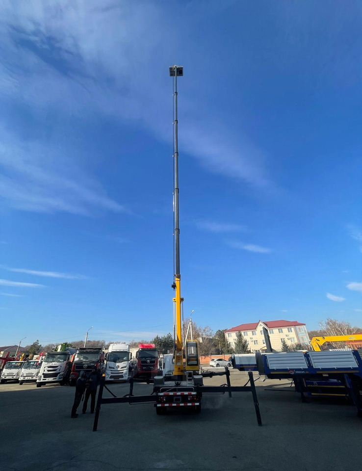 Новый Грузовик с подъемником Isuzu Elf: фото 10