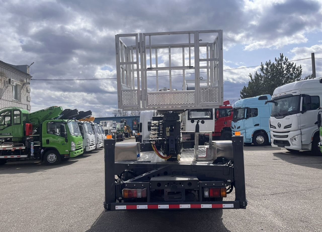 Новый Грузовик с подъемником Isuzu Elf: фото 7