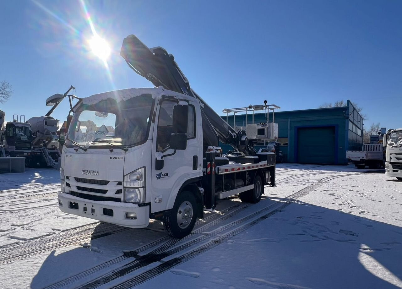 Isuzu Elf - Грузовик с подъемником: фото 3 Isuzu Elf - Грузовик с подъемником: фото 3