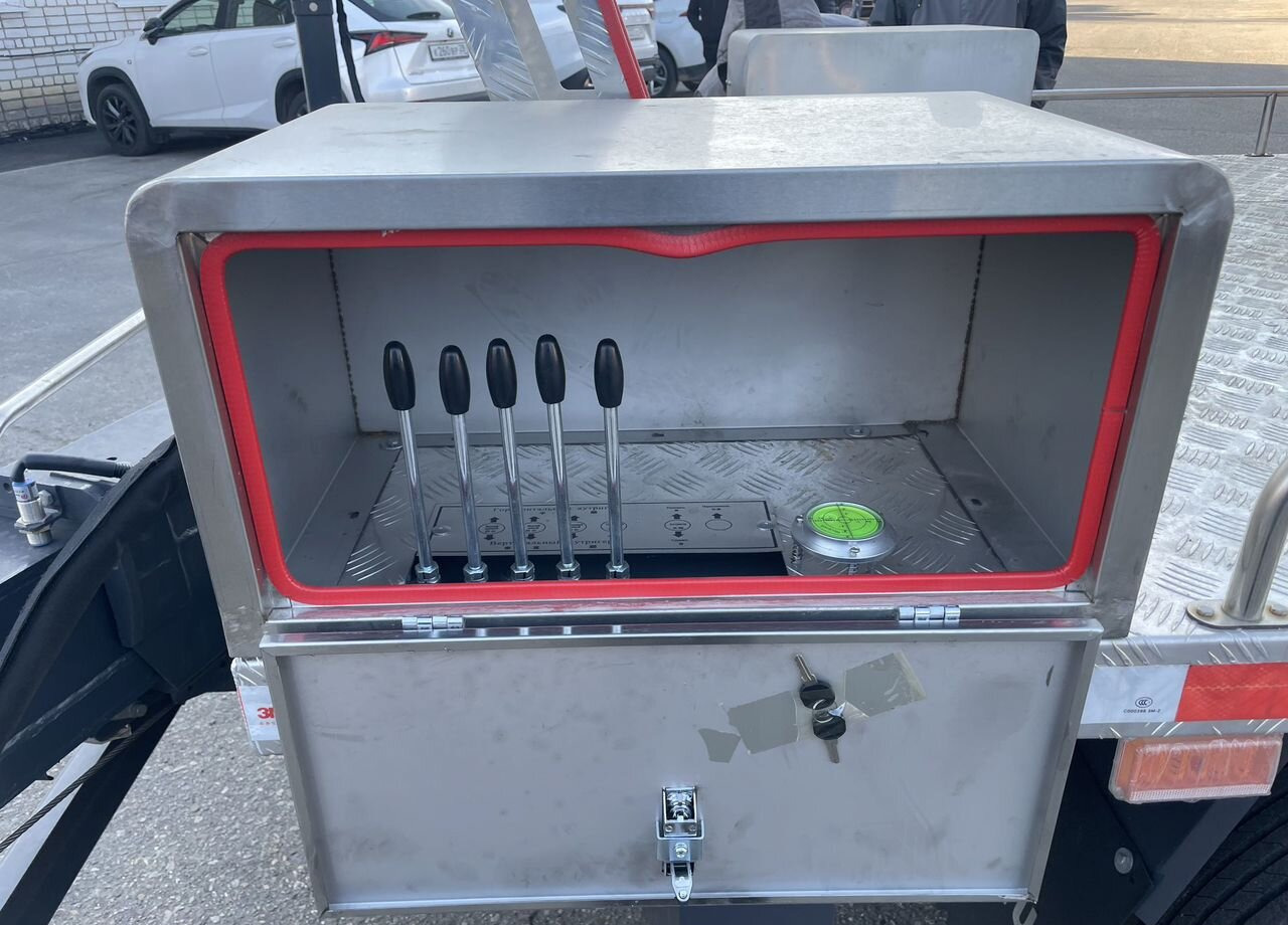 Новый Грузовик с подъемником Isuzu Elf: фото 7 Новый Грузовик с подъемником Isuzu Elf: фото 7