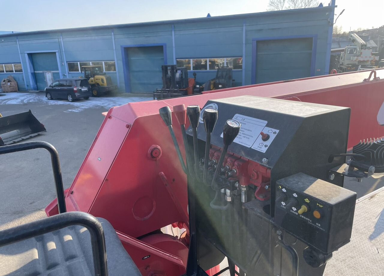 Новый Бортовой грузовик/ Платформа, Автоманипулятор Isuzu Elf: фото 11 Новый Бортовой грузовик/ Платформа, Автоманипулятор Isuzu Elf: фото 11