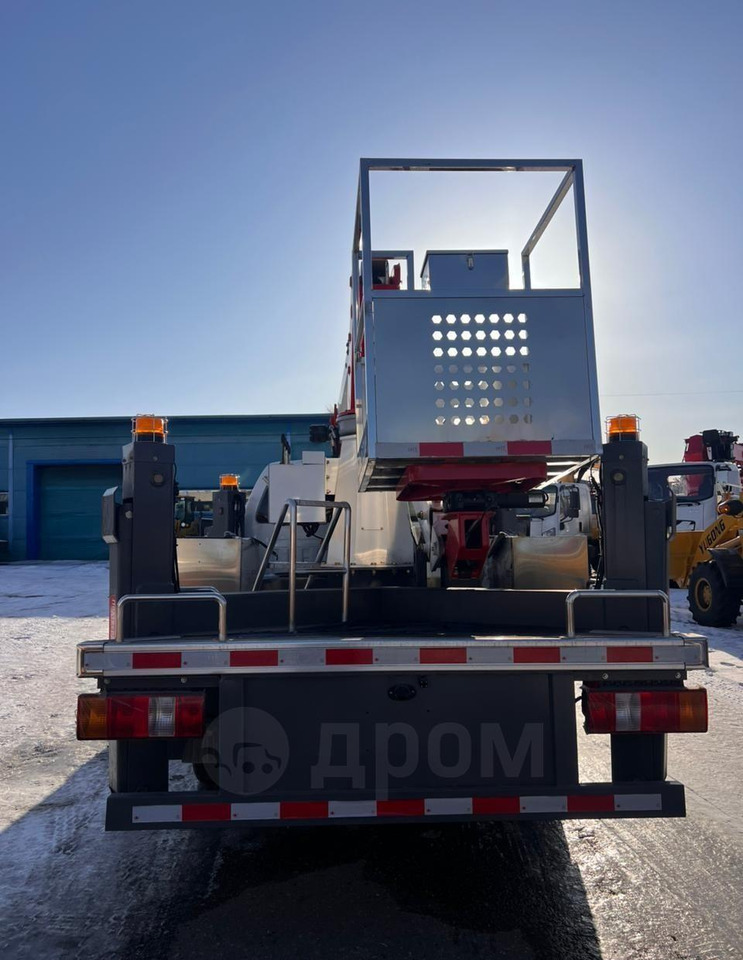 Новый Грузовик с подъемником Isuzu Forward: фото 11