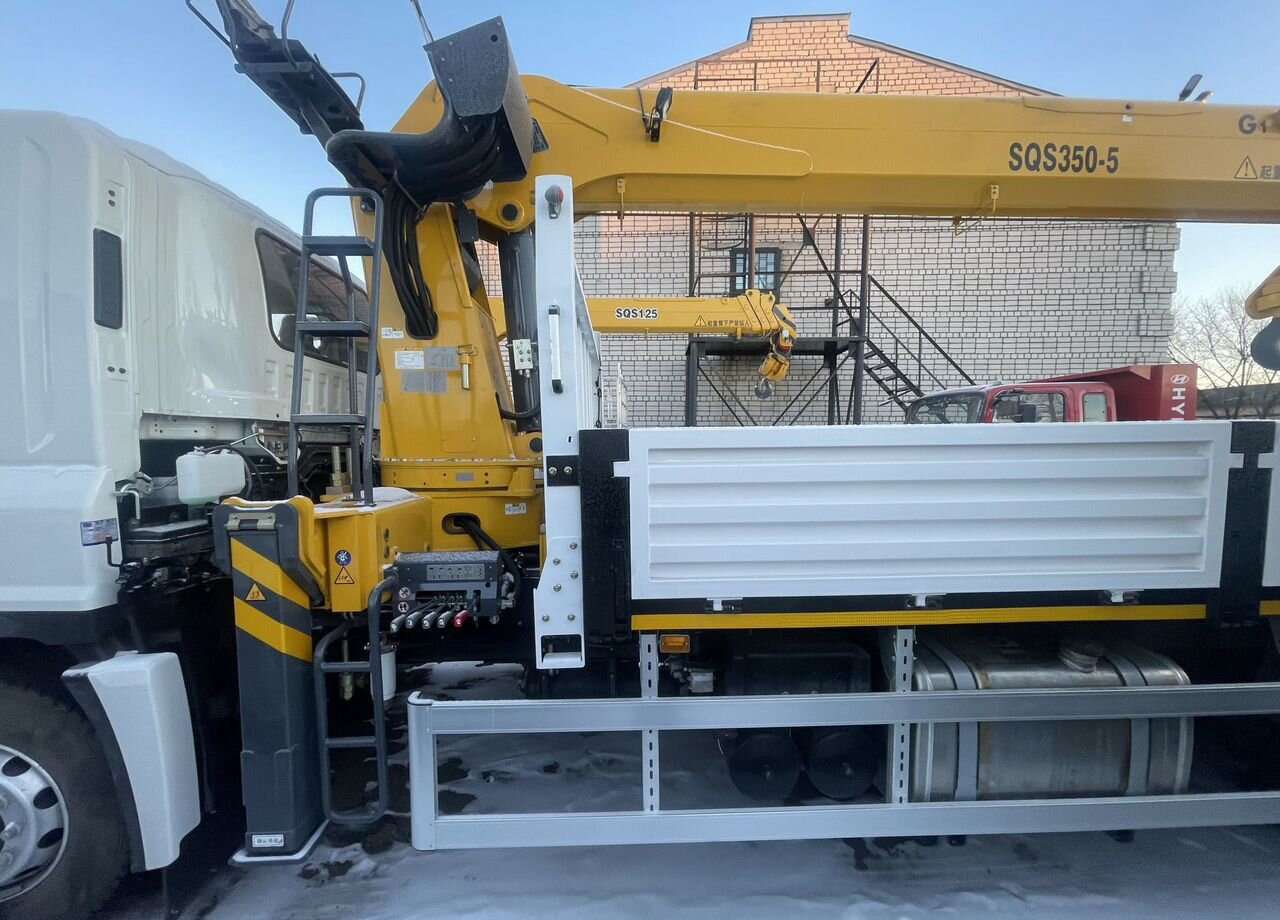 Isuzu Giga (C-series) - Грузовик бортовой/ Платформа, Автоманипулятор: фото 3 Isuzu Giga (C-series) - Грузовик бортовой/ Платформа, Автоманипулятор: фото 3