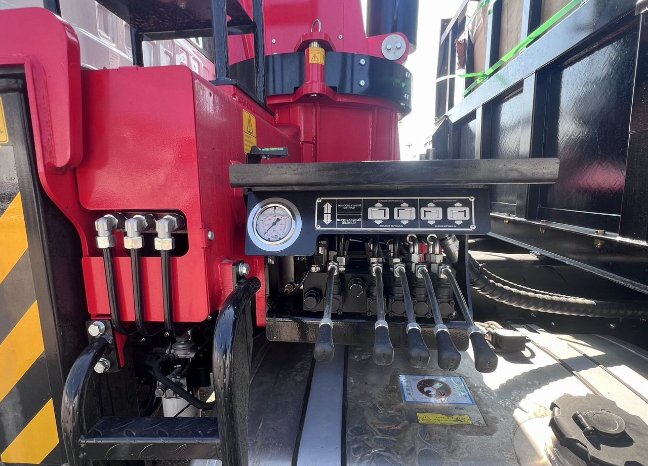 Новый Грузовик бортовой/ Платформа, Автоманипулятор Isuzu Giga (C-series): фото 7