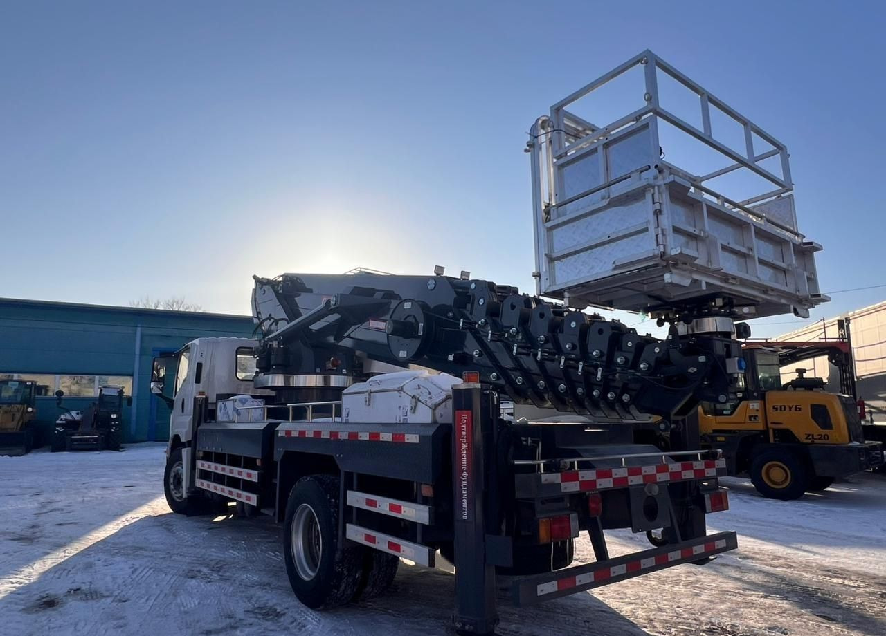 Новый Грузовик с подъемником Isuzu Giga: фото 14